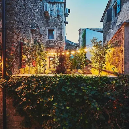 Casa *