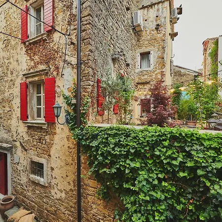 Casa *